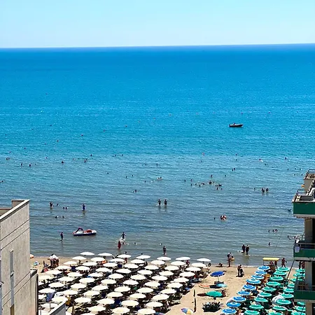 Sea View شقة *