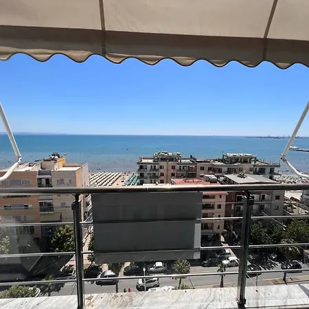 Sea View Apartment *